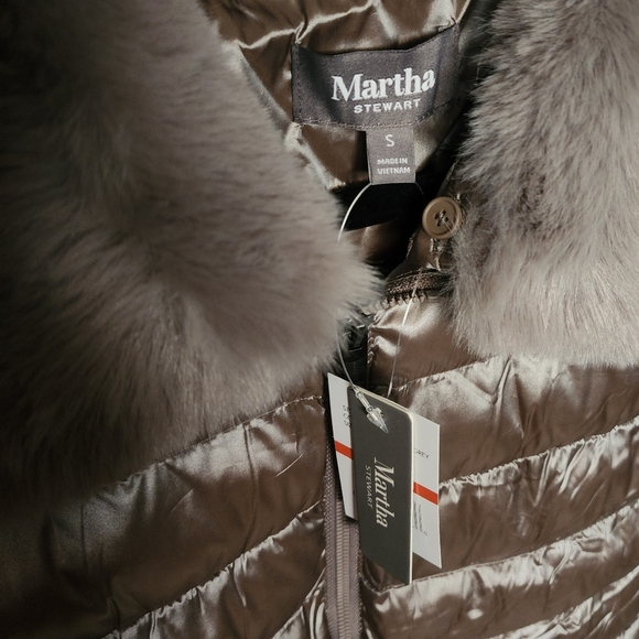 Martha Stewart Down Filled Puffer Vest Removable Faux Fur Collar Moonstone Grey - Picture 2 of 9